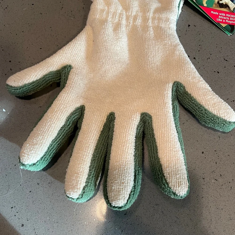 Spotless Paw dog paw cleaning glove